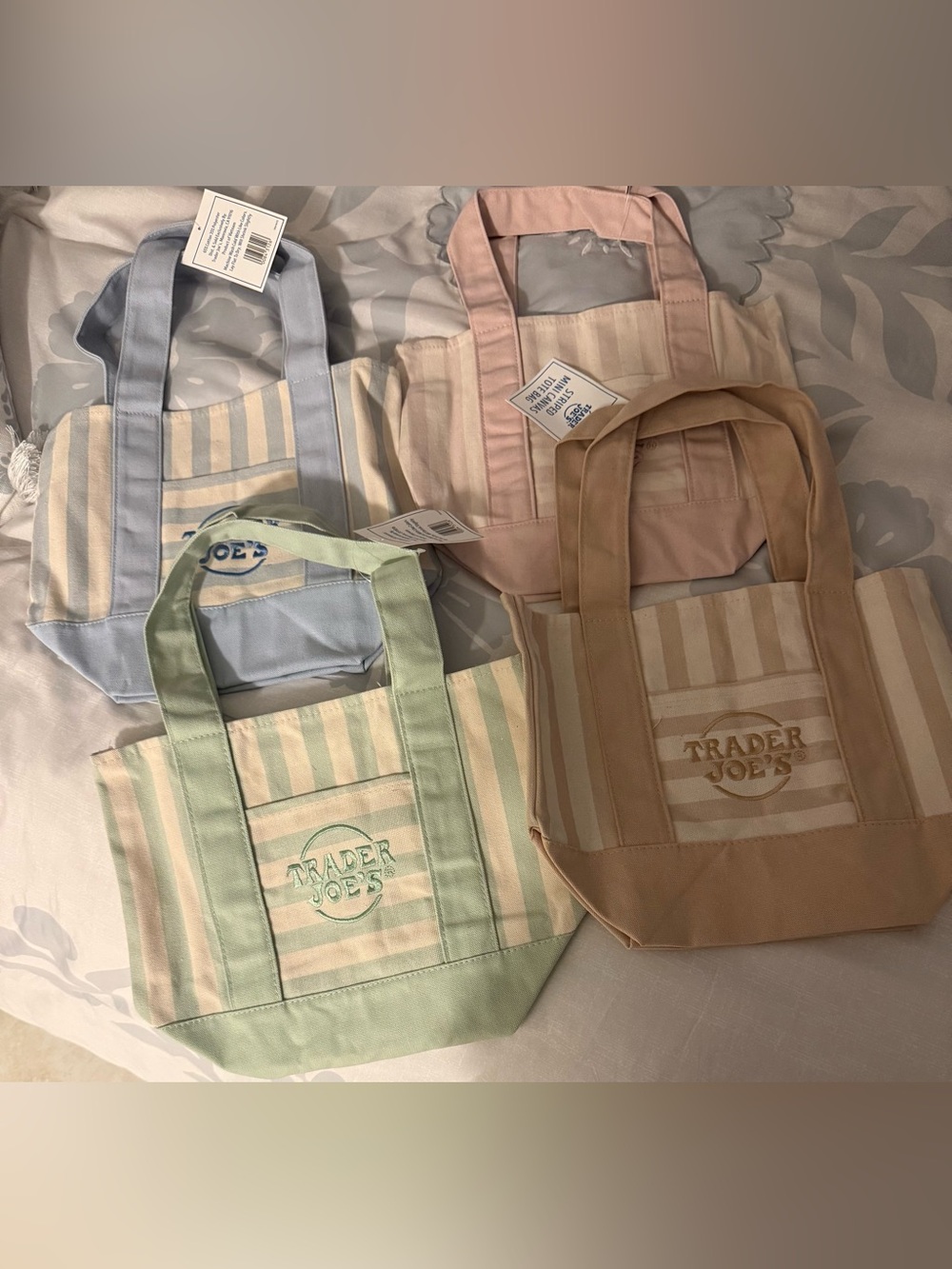 Trader Joe’s limited edition, Summer 2006, Striped Canvas Mini Tote Bag set of 4